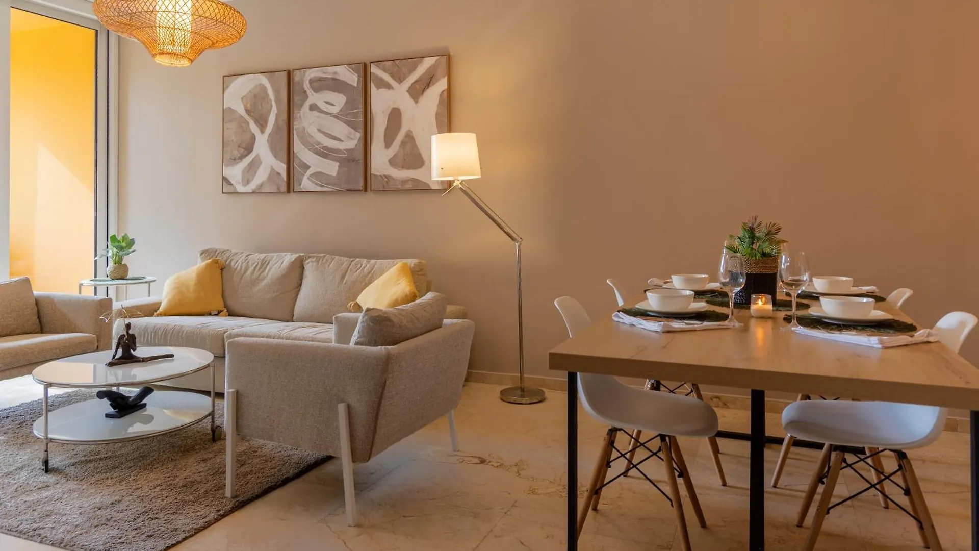 Modern Ground Level Condo, 2 Bedrooms, Direct Pool Access 棕榈滩 阿鲁巴岛