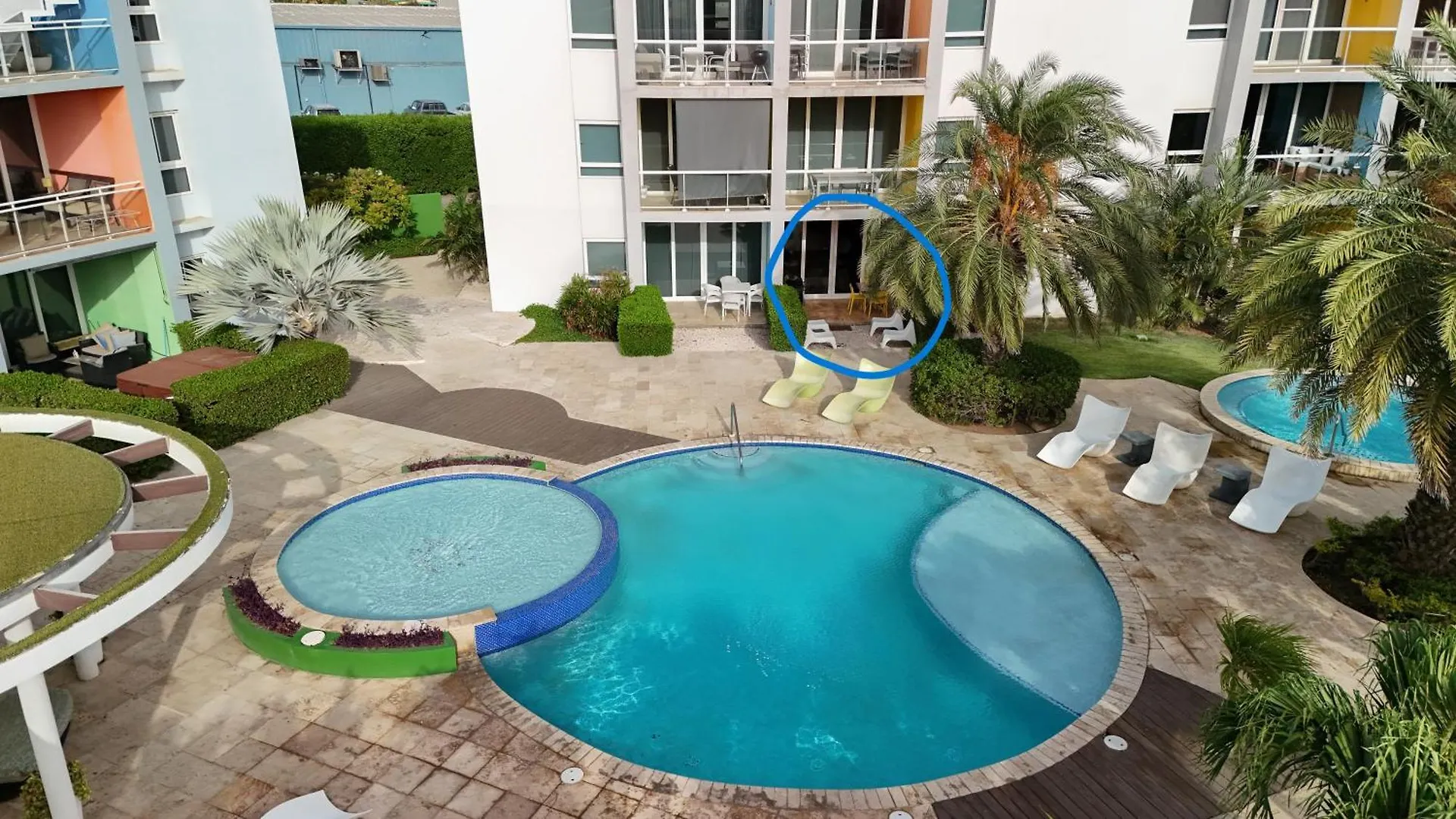 公寓 Modern Ground Level Condo, 2 Bedrooms, Direct Pool Access 棕榈滩