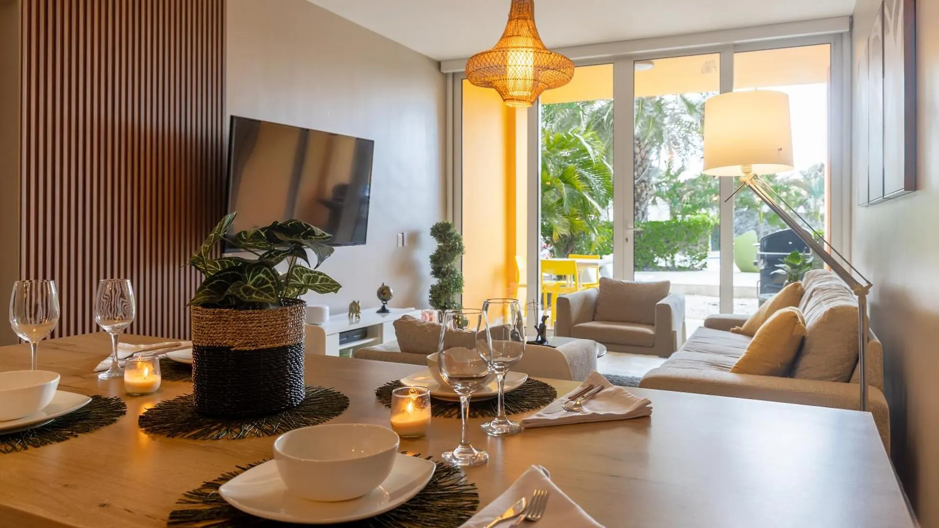 Modern Ground Level Condo, 2 Bedrooms, Direct Pool Access Παλμ Μπιτς Διαμέρισμα